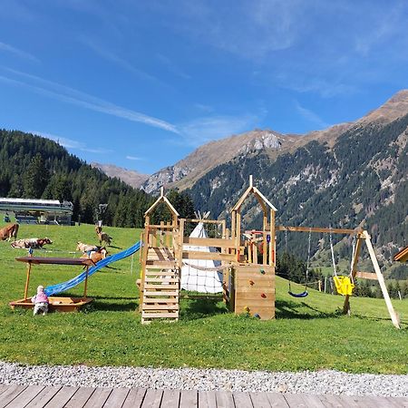 Blosegghof Bergchalets Waldblick Racines Eksteriør bilde