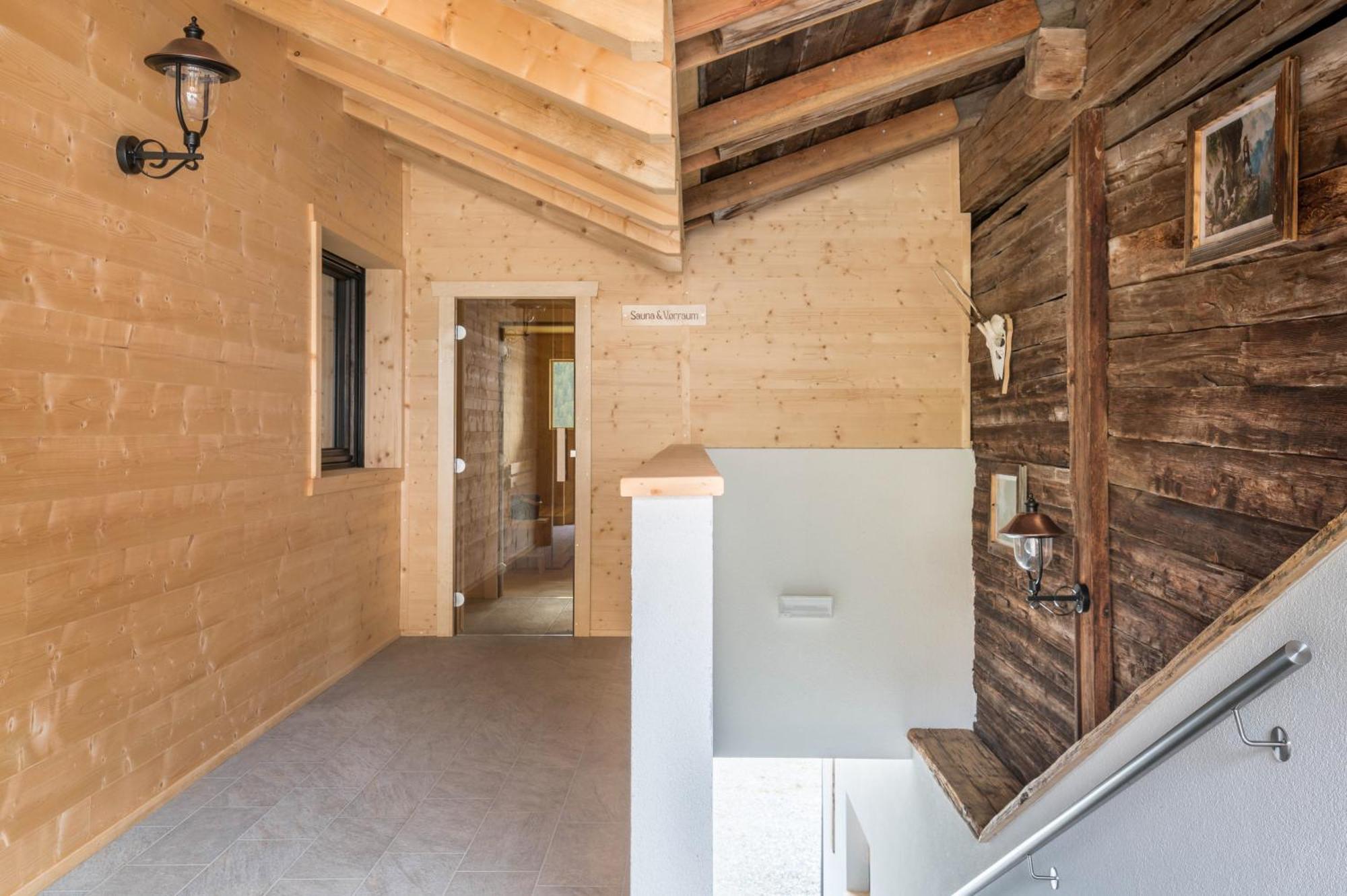 Blosegghof Bergchalets Waldblick Racines Eksteriør bilde