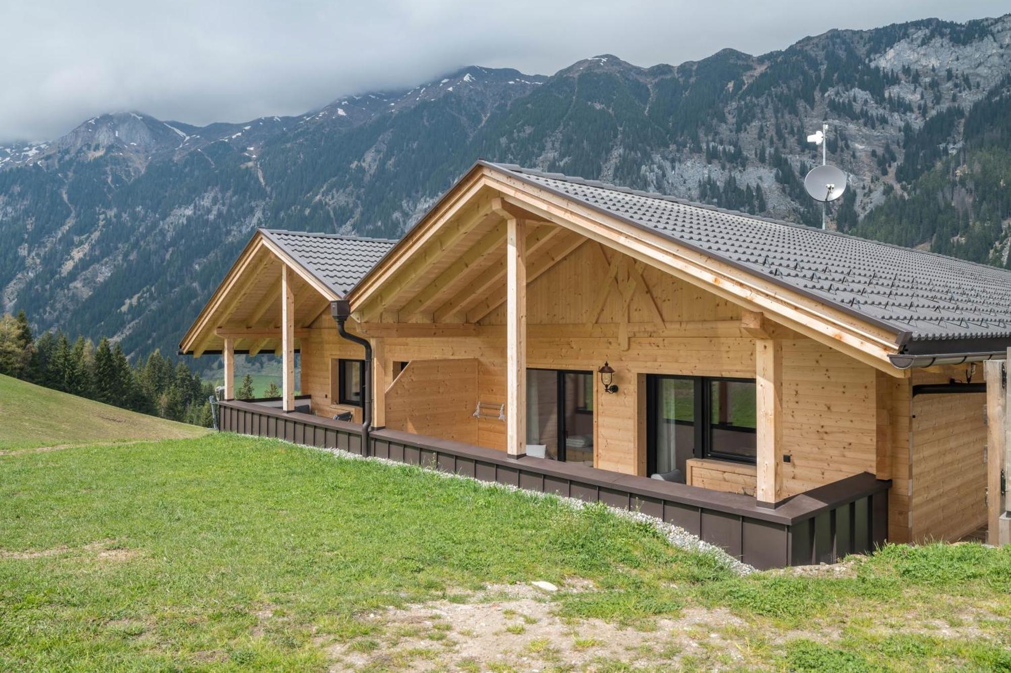 Blosegghof Bergchalets Waldblick Racines Eksteriør bilde