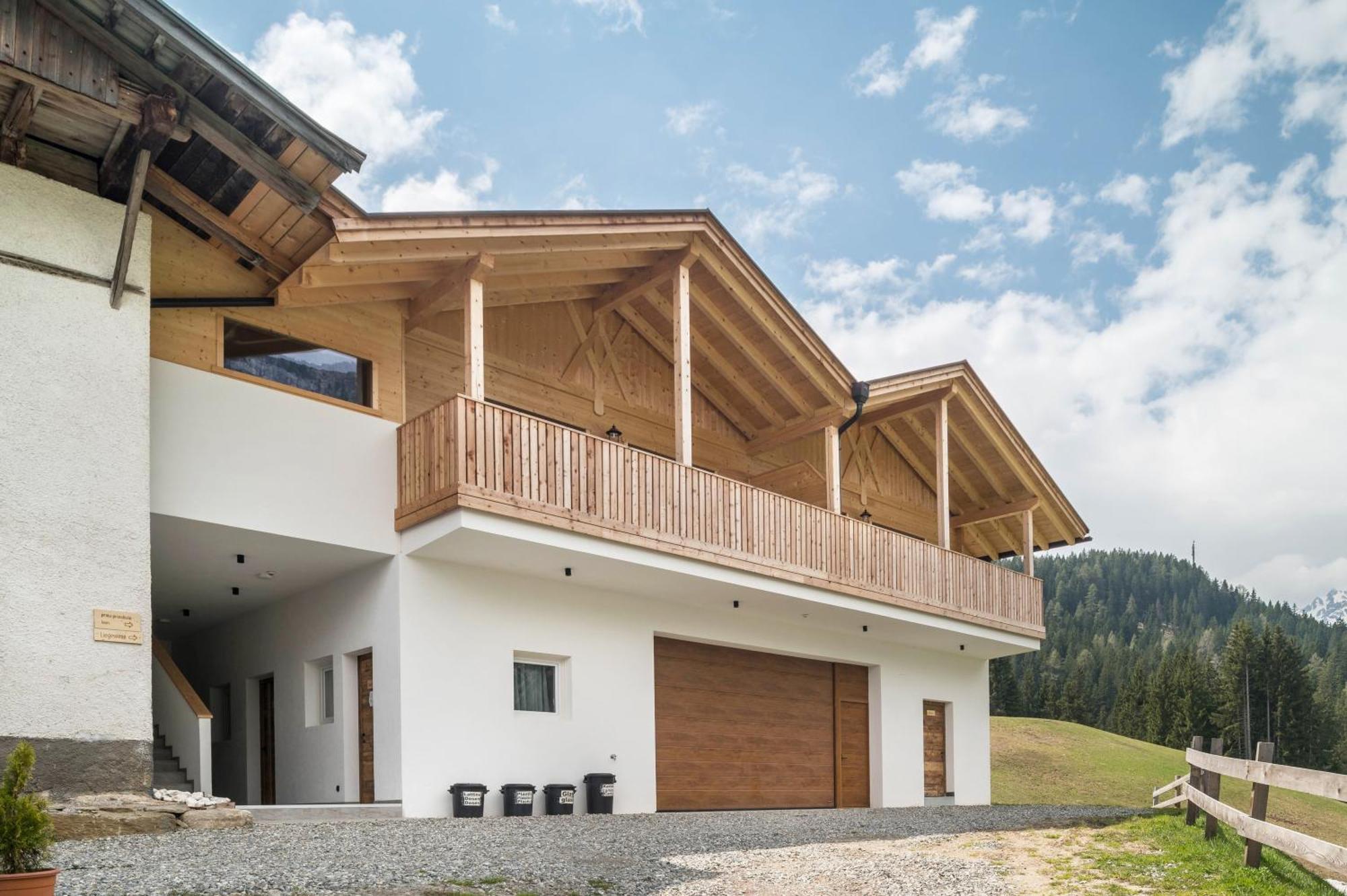 Blosegghof Bergchalets Waldblick Racines Eksteriør bilde