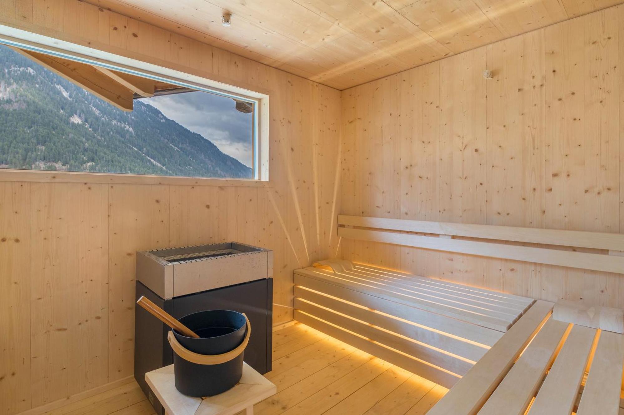 Blosegghof Bergchalets Waldblick Racines Eksteriør bilde