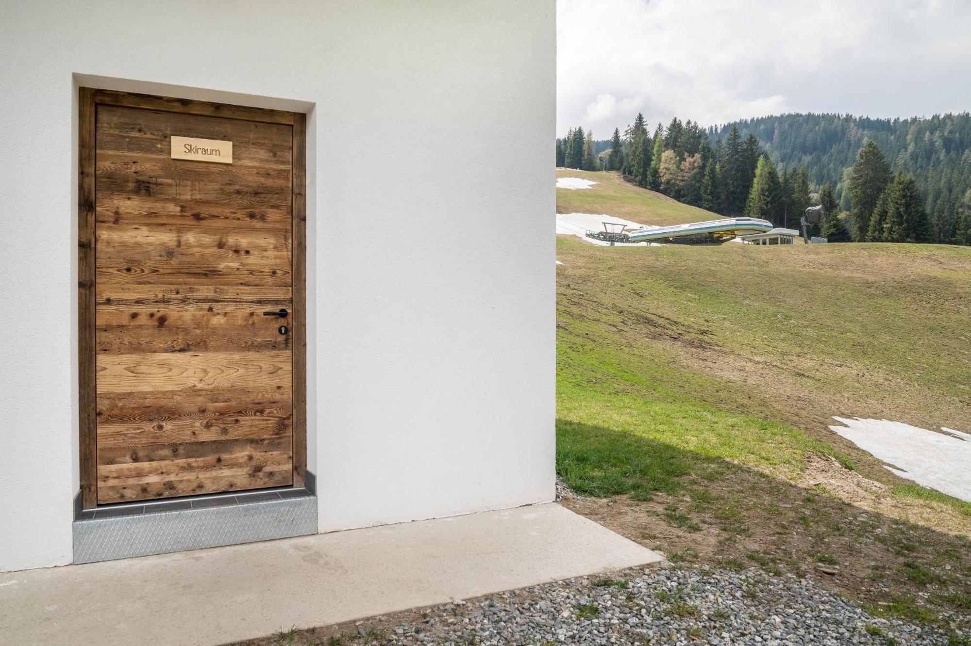 Blosegghof Bergchalets Waldblick Racines Eksteriør bilde