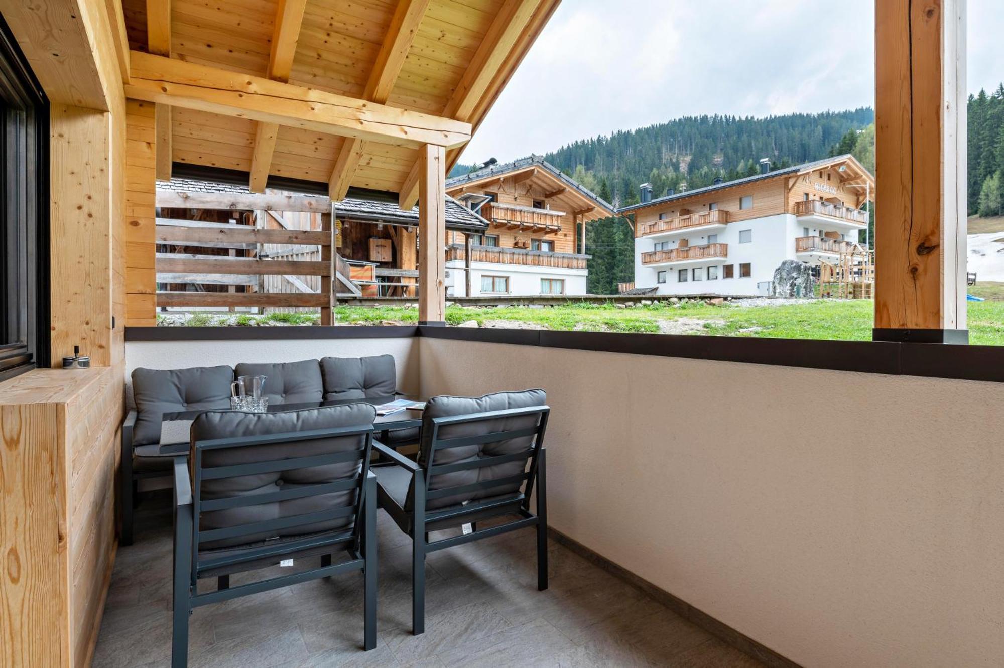 Blosegghof Bergchalets Waldblick Racines Eksteriør bilde