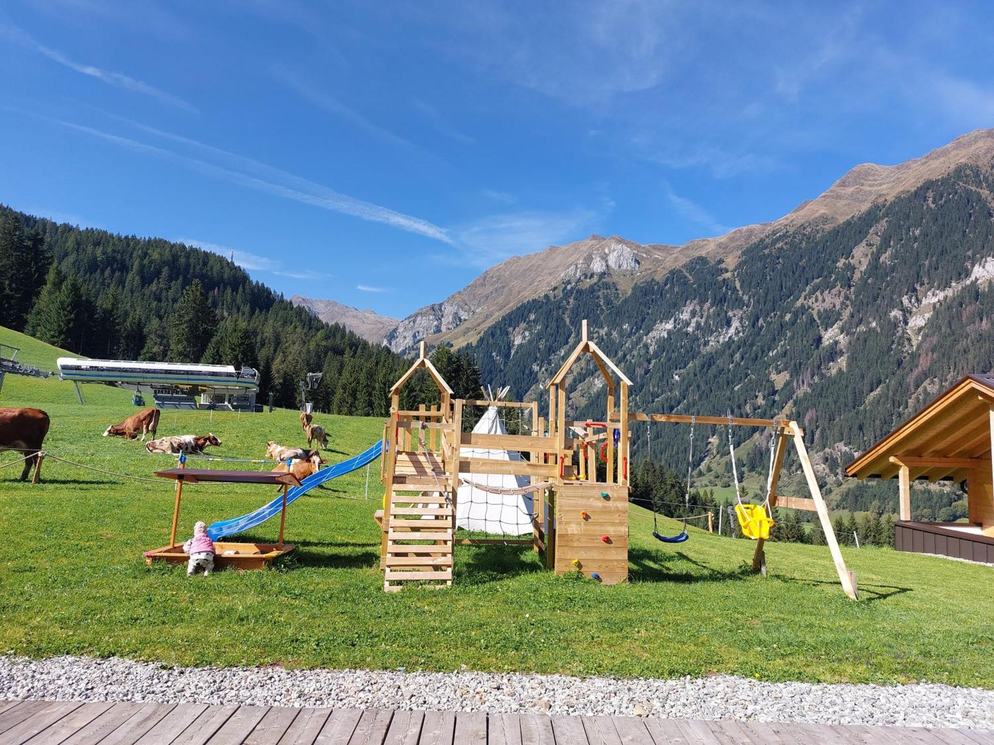Blosegghof Bergchalets Waldblick Racines Eksteriør bilde